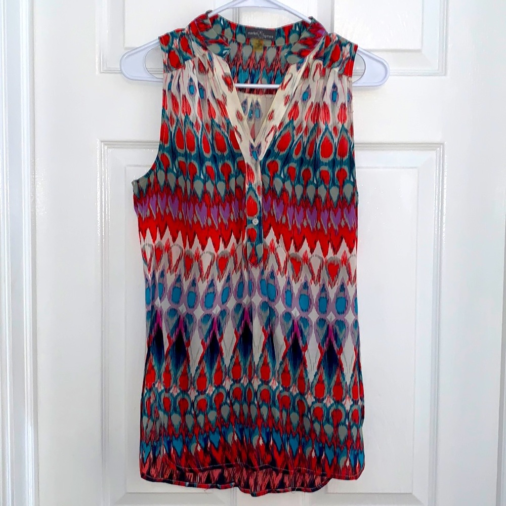 Sleeveless colorful shirt